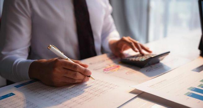 Cochlear (ASX:COH) Faces Market Scrutiny Amid Shifting Healthcare Dynamics