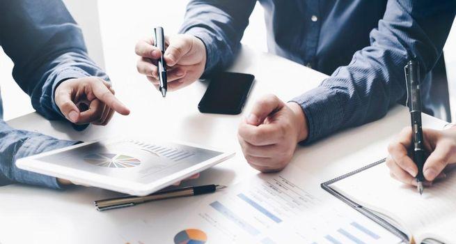 WiseTech Global Recovers Some Losses Despite Tariff Concerns and CEO Transition Uncertainty