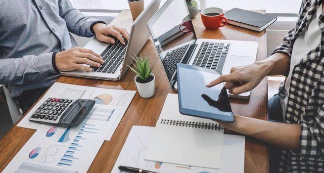 Super Retail Group (ASX:SUL) Declares $0.32 Interim Dividend: Can Retail Brands Support Shareholder Income?