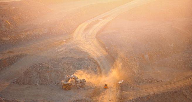 Australian Silica Quartz Group (ASX:ASQ) Edges Higher Amid Changing Resource Market Dynamics