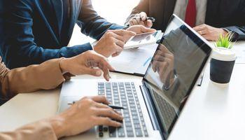 Why Income Strategies Deserve a Comparison Beyond the S&P/ASX 200 With Whitefield Income (ASX:WHI) and Solaris Australian Equity Income Plus (ASX:SET)