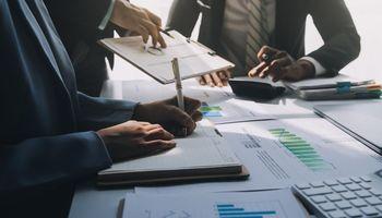 Why Transurban Group (ASX:TCL) Paid Its Latest Distribution in Cash Only