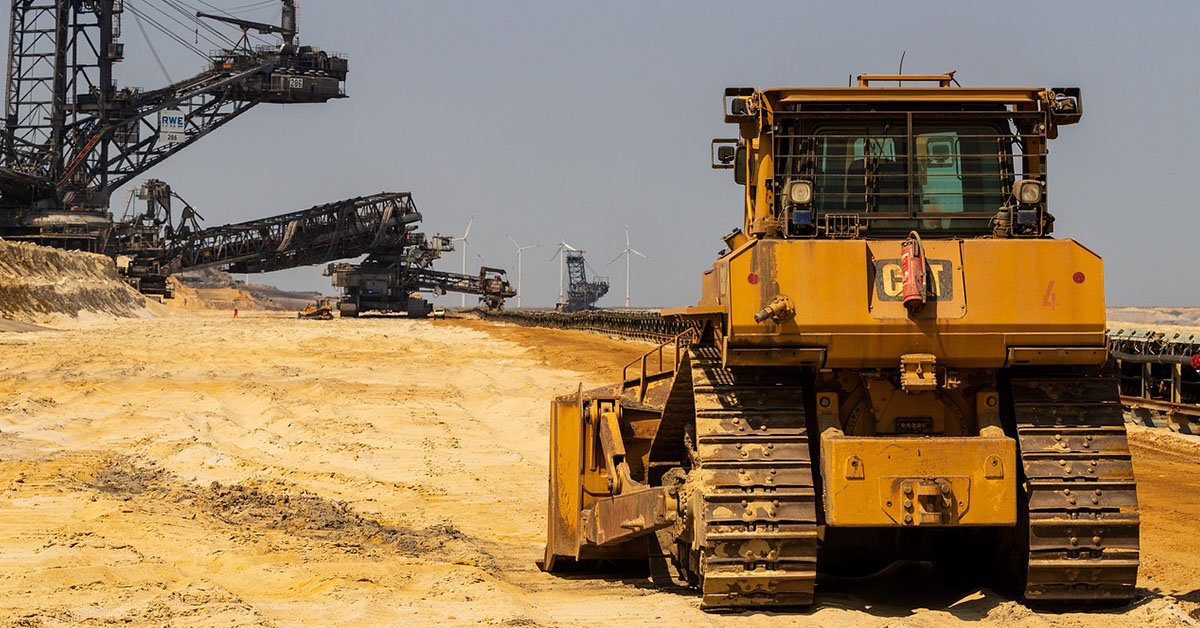 3 Stocks to Buy: CLQ, HMD, IDZ