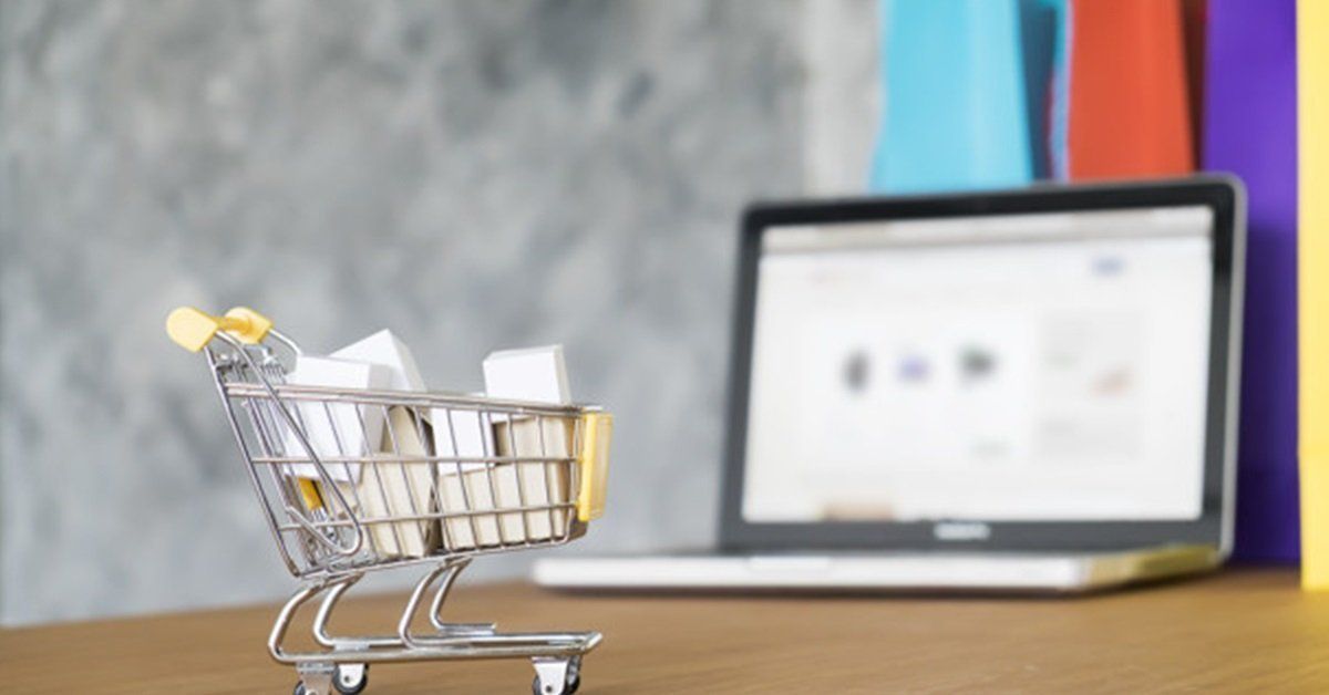 Why is this Retail Giant Trading close to 1-Year High- WMT