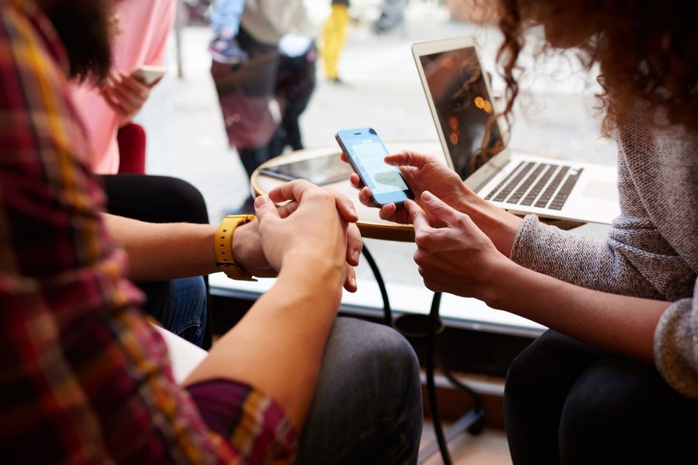 How Are These 2 Tech & Communications Stocks Progressing in the Prevailing Market– NEC, ELO