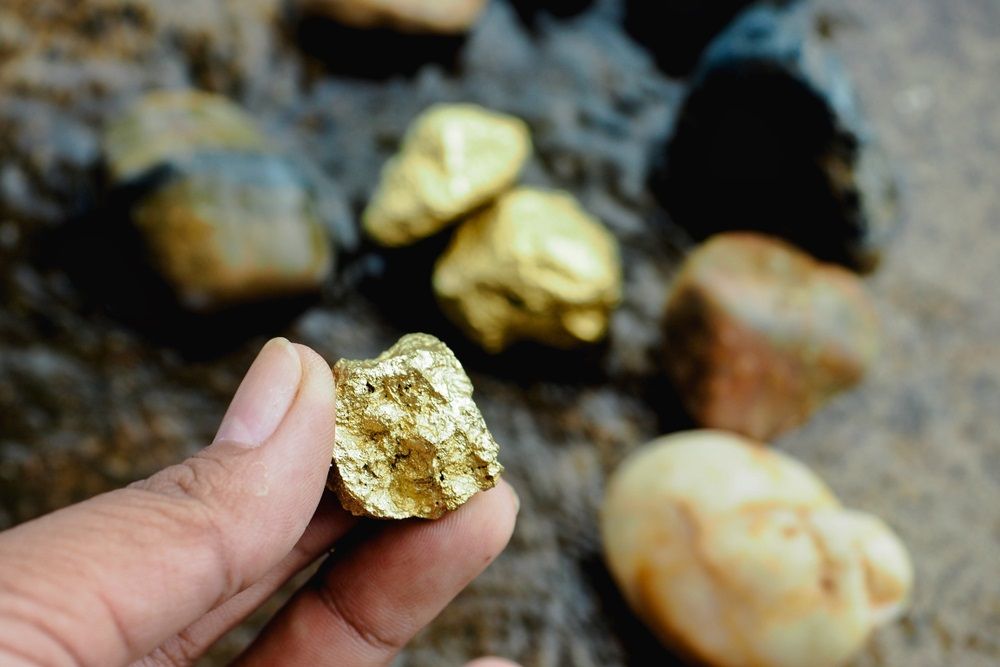 2 Gold Stocks to Hold Amid COVID-19- NCM, SAR
