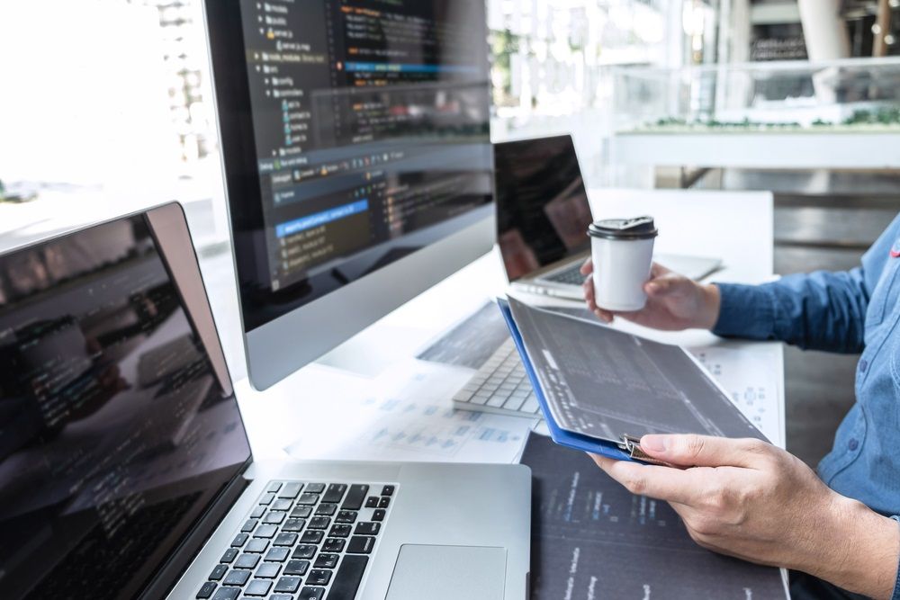 How Should Investors Perceive These 3 Technology Stocks- TNE, IRI, GTK