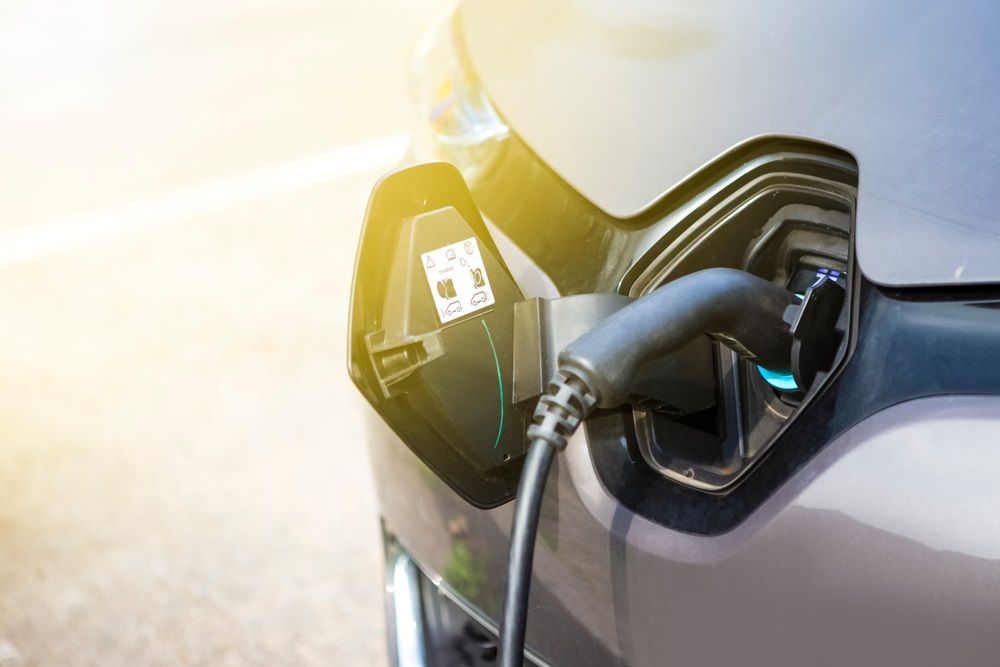 Should You Hold These 2 US Stocks - TSLA, OPEN