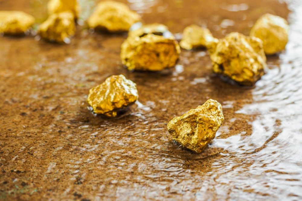 2 Gold Stocks to Buy or Hold from Long-term Perspective – RRL, EVN