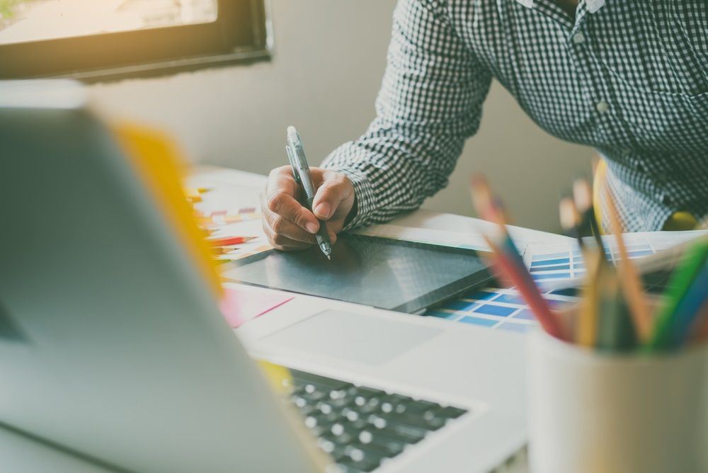 Should You Buy or Hold These 2 Media & Entertainment Stocks at Current Levels- REA, IOU