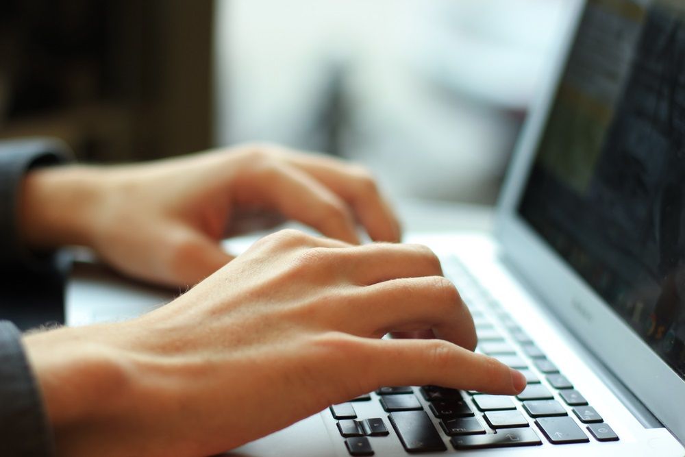 2 Software & Services Stocks to Buy or Sell- LVT, SPZ