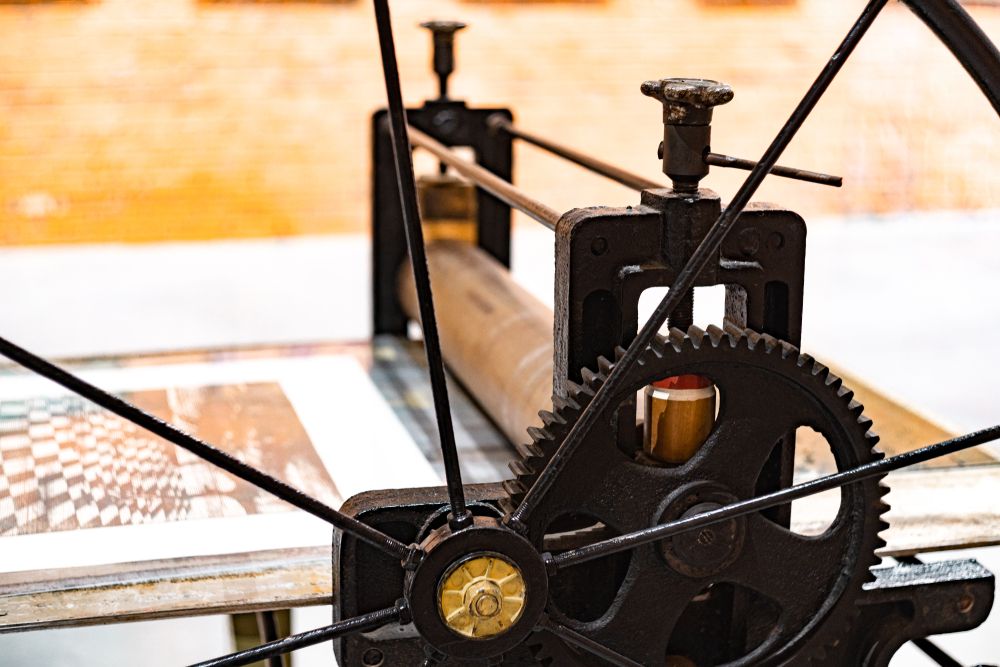 These Large-Cap Stocks Seem Pricey - ASML, AMC