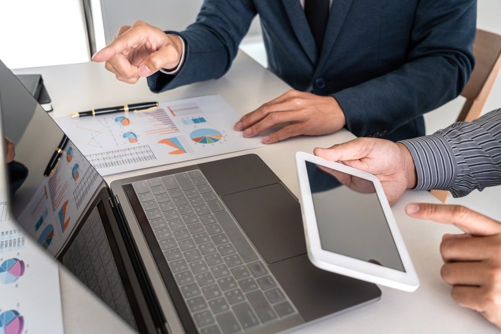 Sell or Buy Scenario in These 2 Diversified Financials Stocks - WZR, QFE