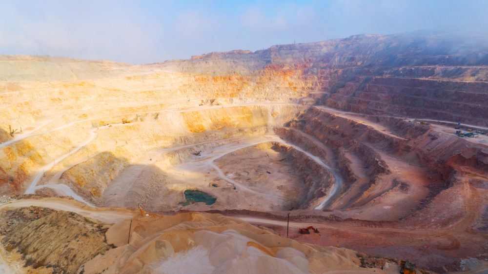 Stay Invested in This NYSE-Listed Gold Stock -KGC
