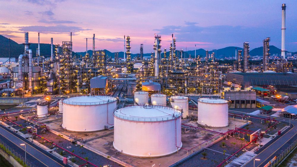 One Petroleum Refining Stock to Take Out Profit on - VEA