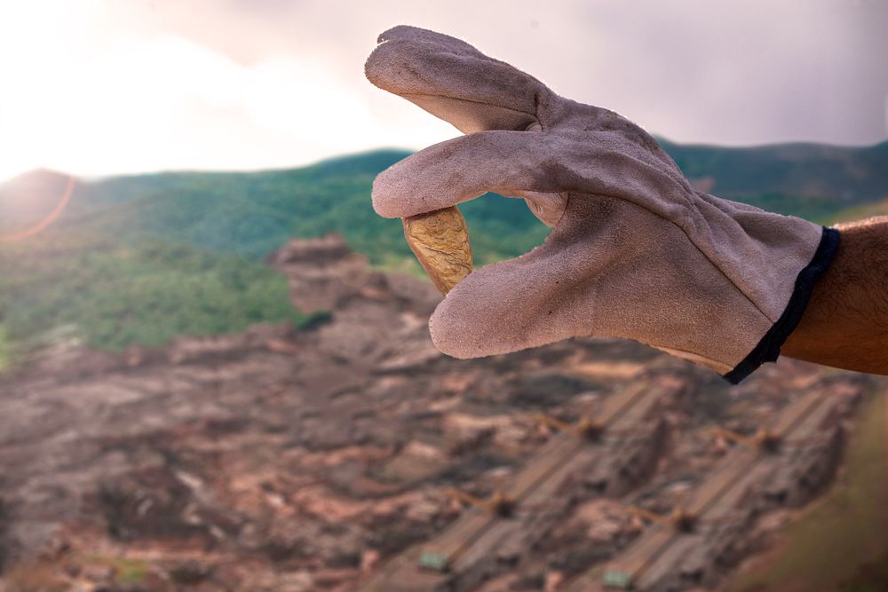 Should Investors Take Out Profit from this Gold Stock - MEK?