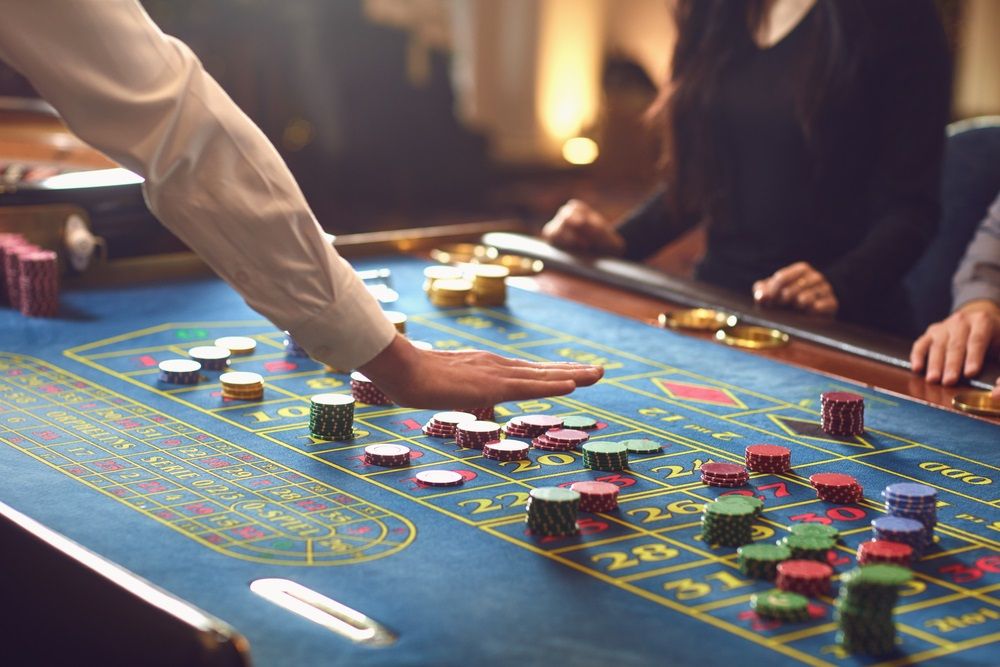 One Mid-cap Stock to Invest in the Gambling and Entertainment Space-  SGR