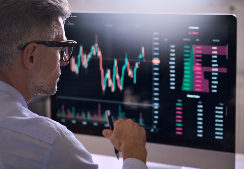 Stay Invested in This NASDAQ-Listed Global Electronic Broker– IBKR