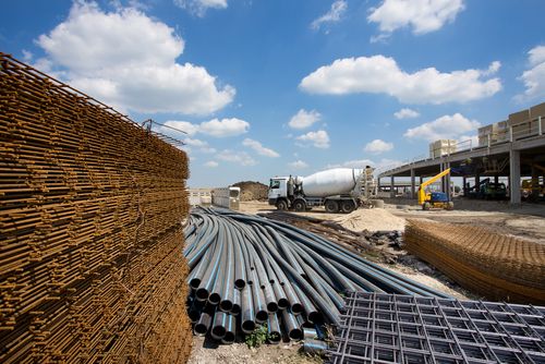 Should You Invest in This Construction Materials Stock with New Contracts- WGN
