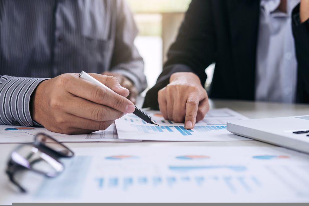 One Stock from the Insurance Sector Exhibiting Growth Momentum - SUN