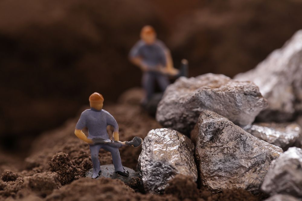 Watch Out for This NASDAQ- Listed Metals & Mining Stock: Snow Lake Resources Ltd