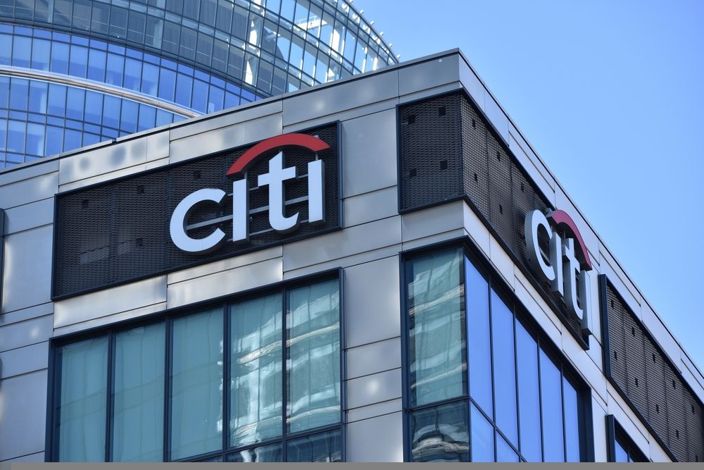 How Are Investors Perceiving This Global Banking Stock – C