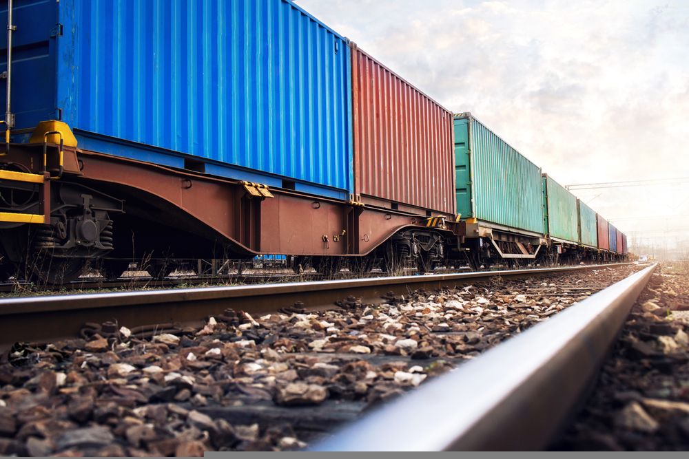 How are Investors Perceiving this Ground Freight & Logistics Stock – AZJ?