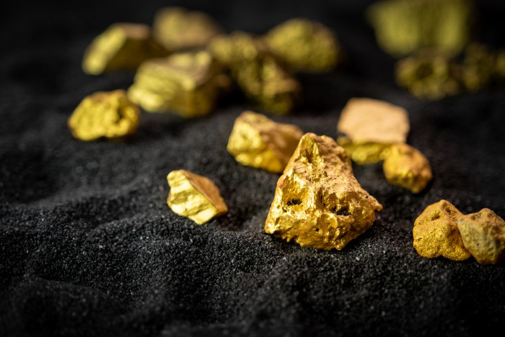 One Gold Stock Trading Near Resistance - GOR