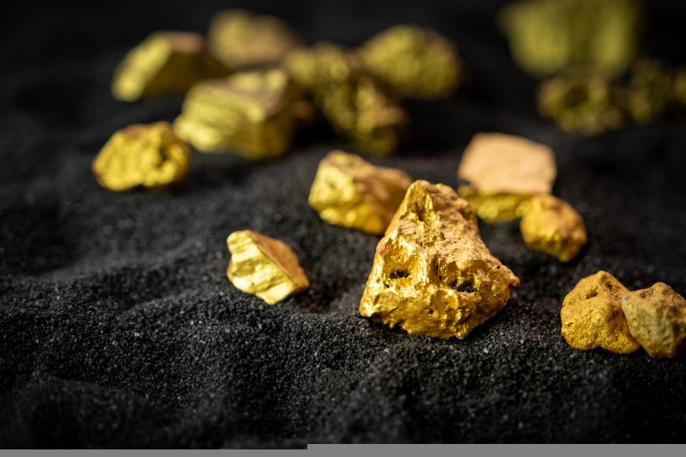 One Gold Stock Trading Near Resistance Levels - RRL