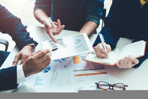 One Financial Services Company Witnessing Positive Business Momentum – OFX