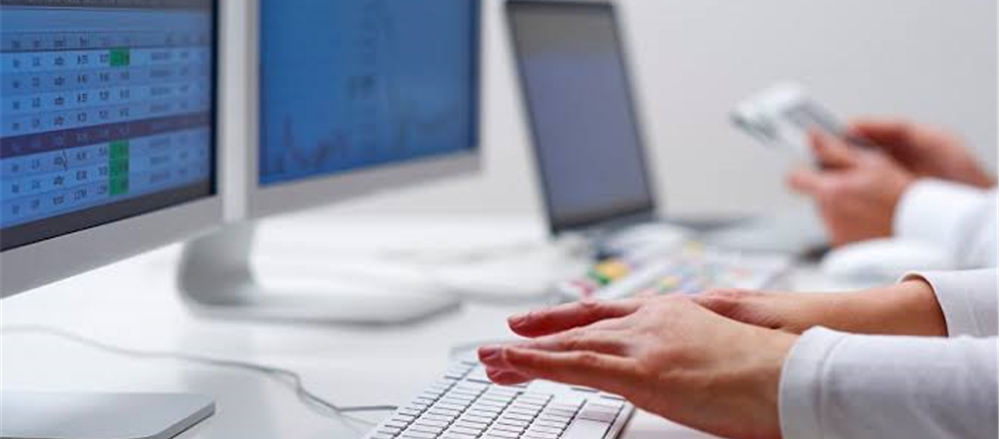 3 Tech Stocks to Look at - WTC, LNK, VGL