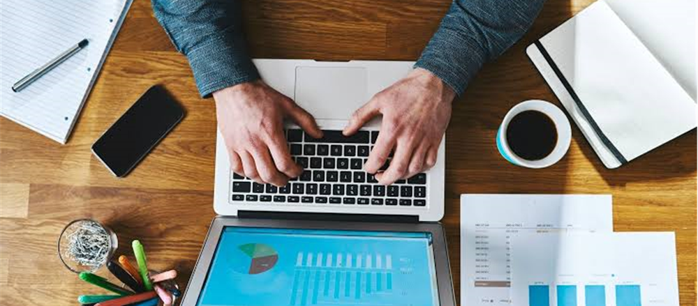 2 Small Cap Stocks – DHG, JIN