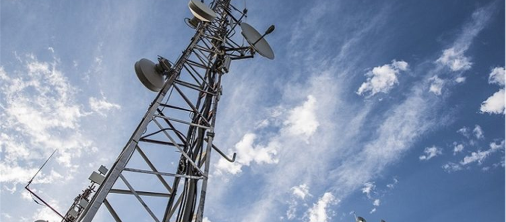 2 Blue-chip stocks to hold - TLS, WBC
