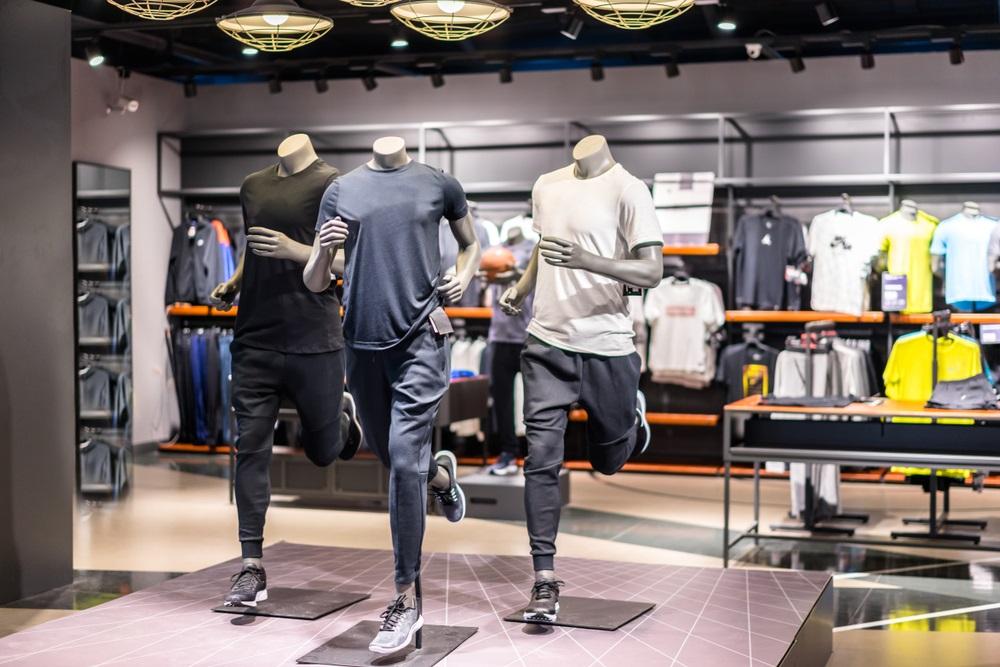 One Consumer Discretionary Company Focusing on New Store Openings -UNI
