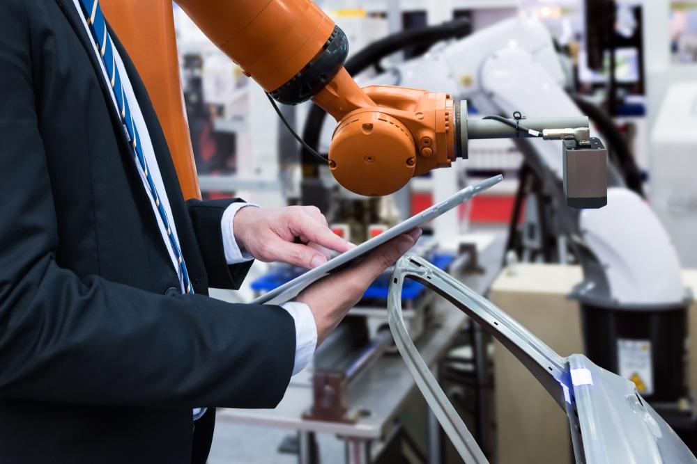 One Industrials Stock Expected to Benefit from New Contracts – LYL