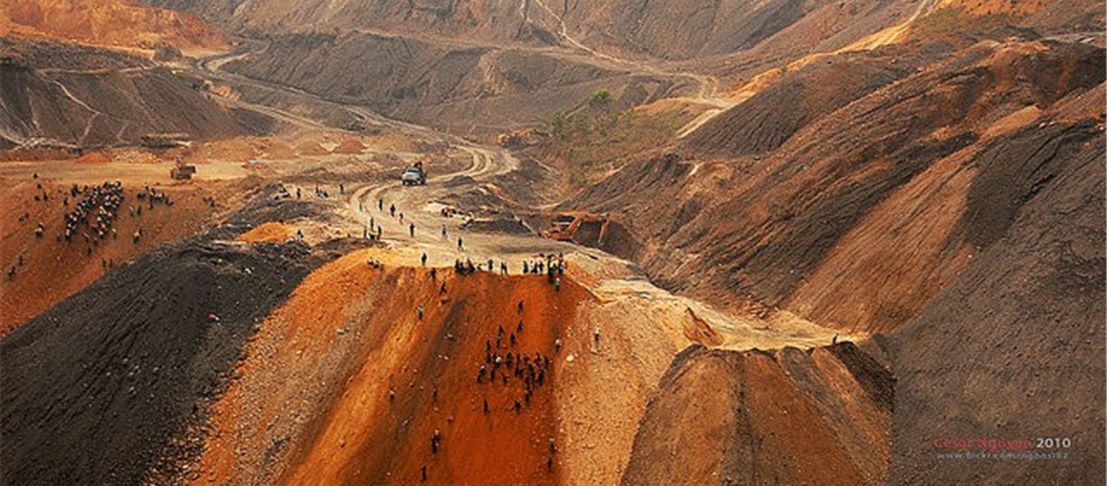 2 Rare Earth Mineral Stocks - LYC, GGG 